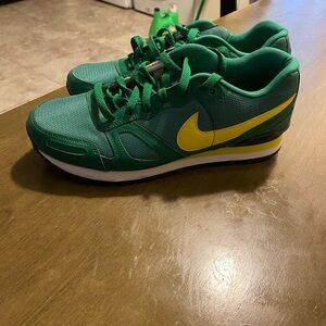 Nike Waffle Trainer size 9.5